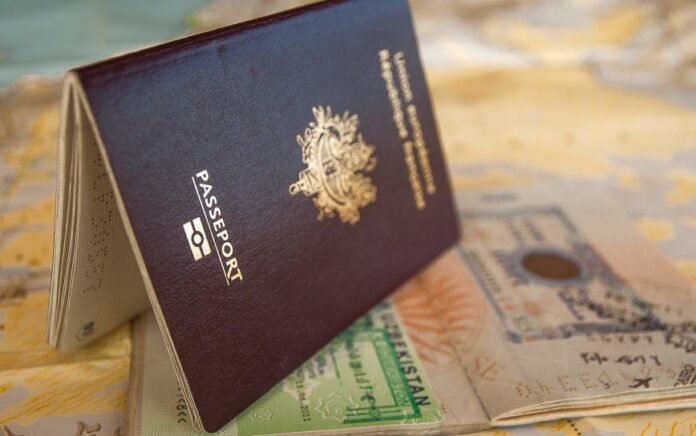 AS Hancurkan Paspor