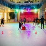 Olahraga ice skating di Gaia Bumi Raya City